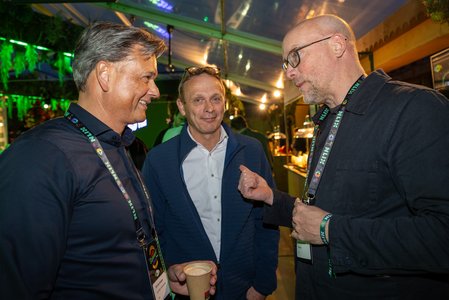 26091_ARF_352